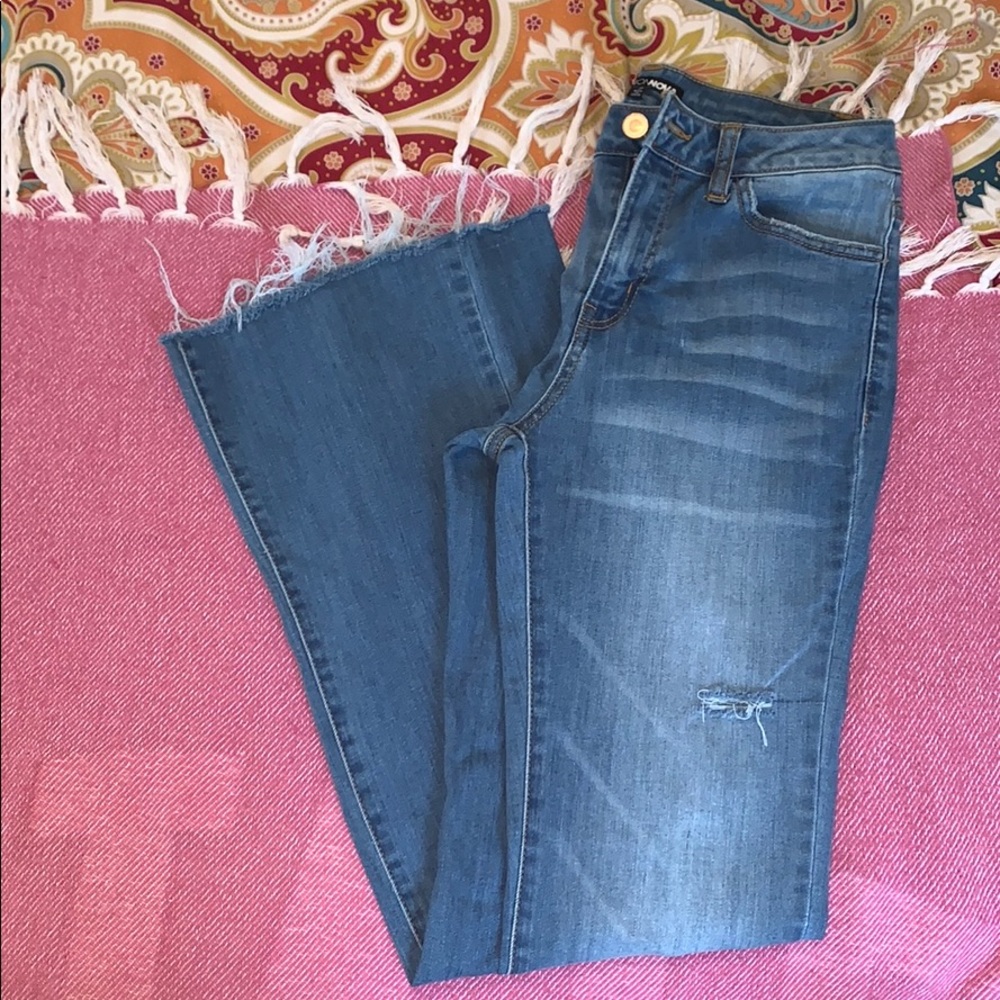 Wide Legged Jeans